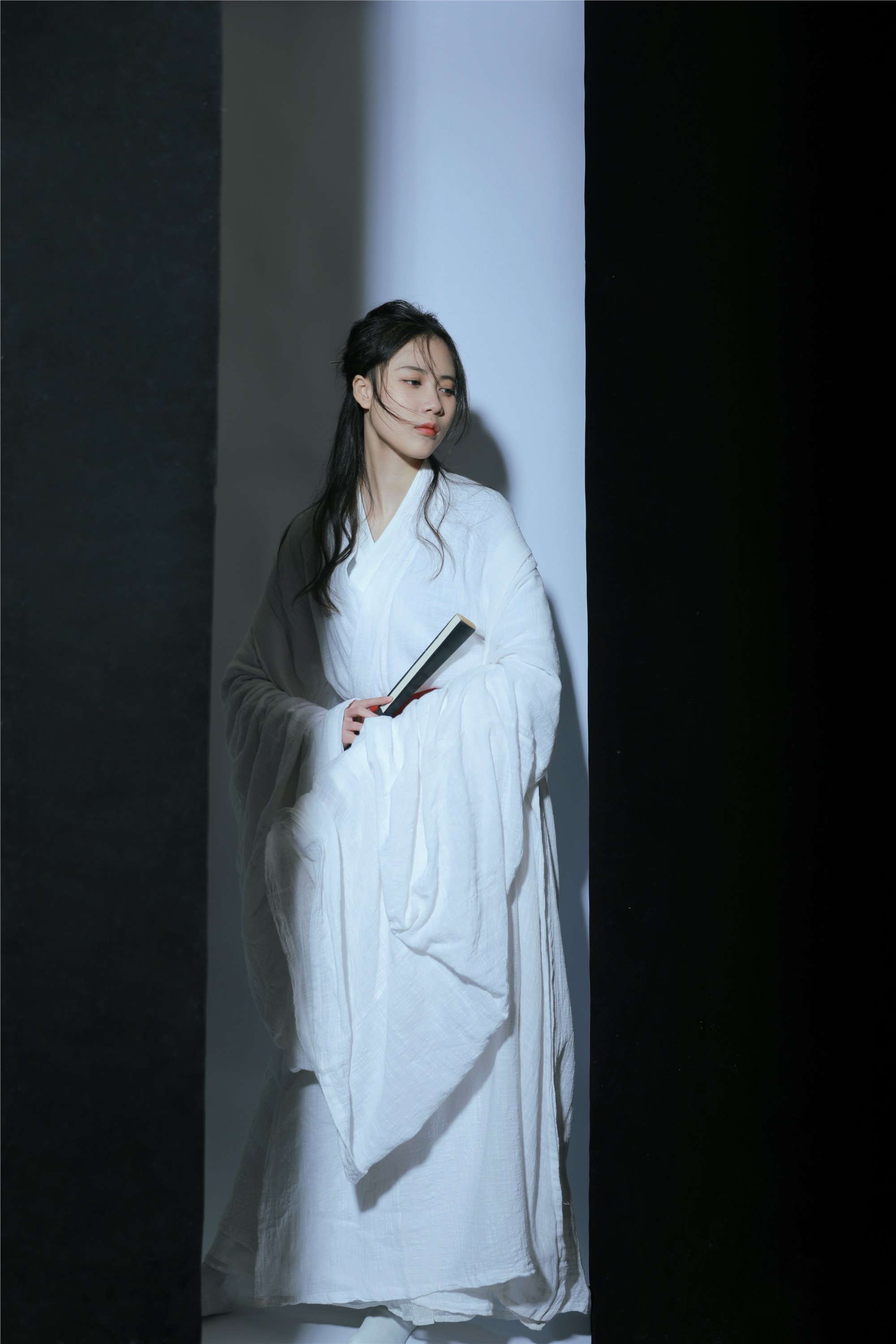 YITUYU艺图语 2025.01.27 黑白 番茄不是番茄